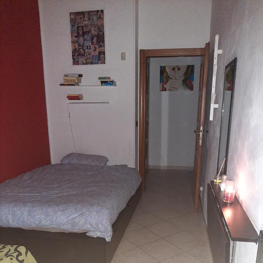 Cozy Room Stanza Close City Center In A Family House Stanza In Appartamento Condiviso Noi Viviamo In Casa Stanza In Affitto Turin Exteriör bild