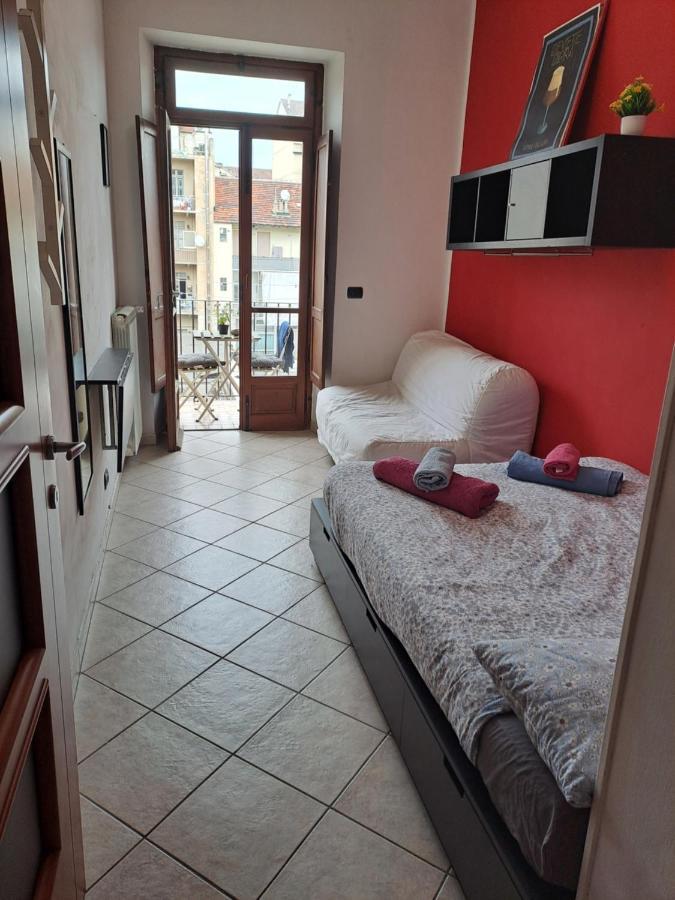 Cozy Room Stanza Close City Center In A Family House Stanza In Appartamento Condiviso Noi Viviamo In Casa Stanza In Affitto Turin Exteriör bild